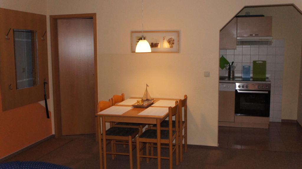 Ferienwohnungen Bütow Wißmar Habitación foto